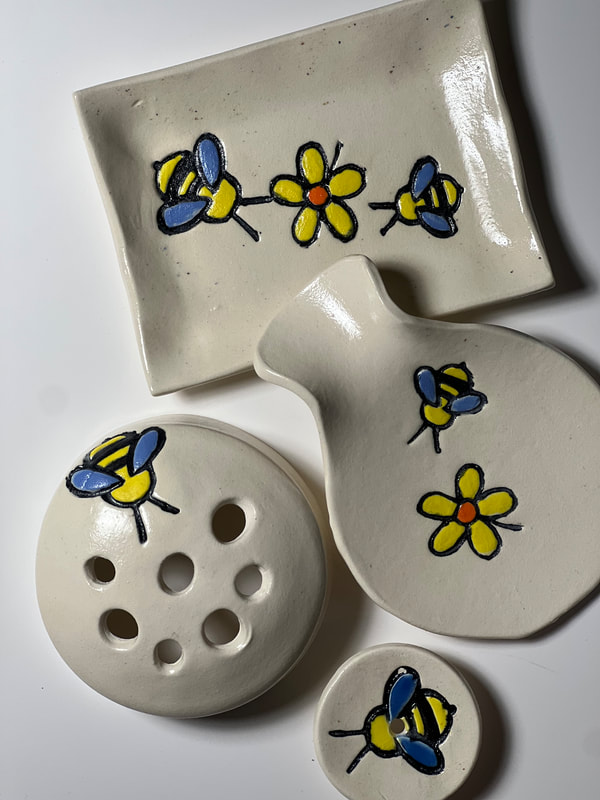 Bee-u-tiful ceramic pieces